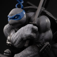 Teenage Mutant Ninja Turtles Art Scale Statue 1/10 Leonardo Black and White Variant 26 cm heo exclusive 0618231957354