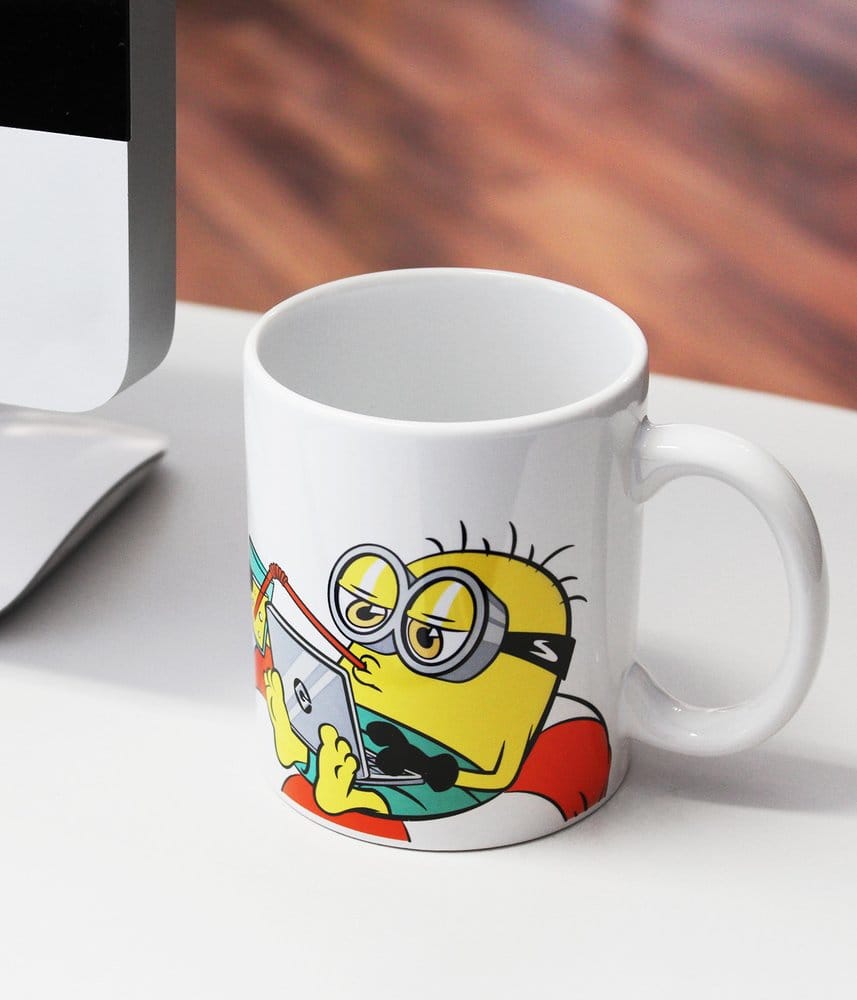 Minions Mug Working 320 ml 8053172182410