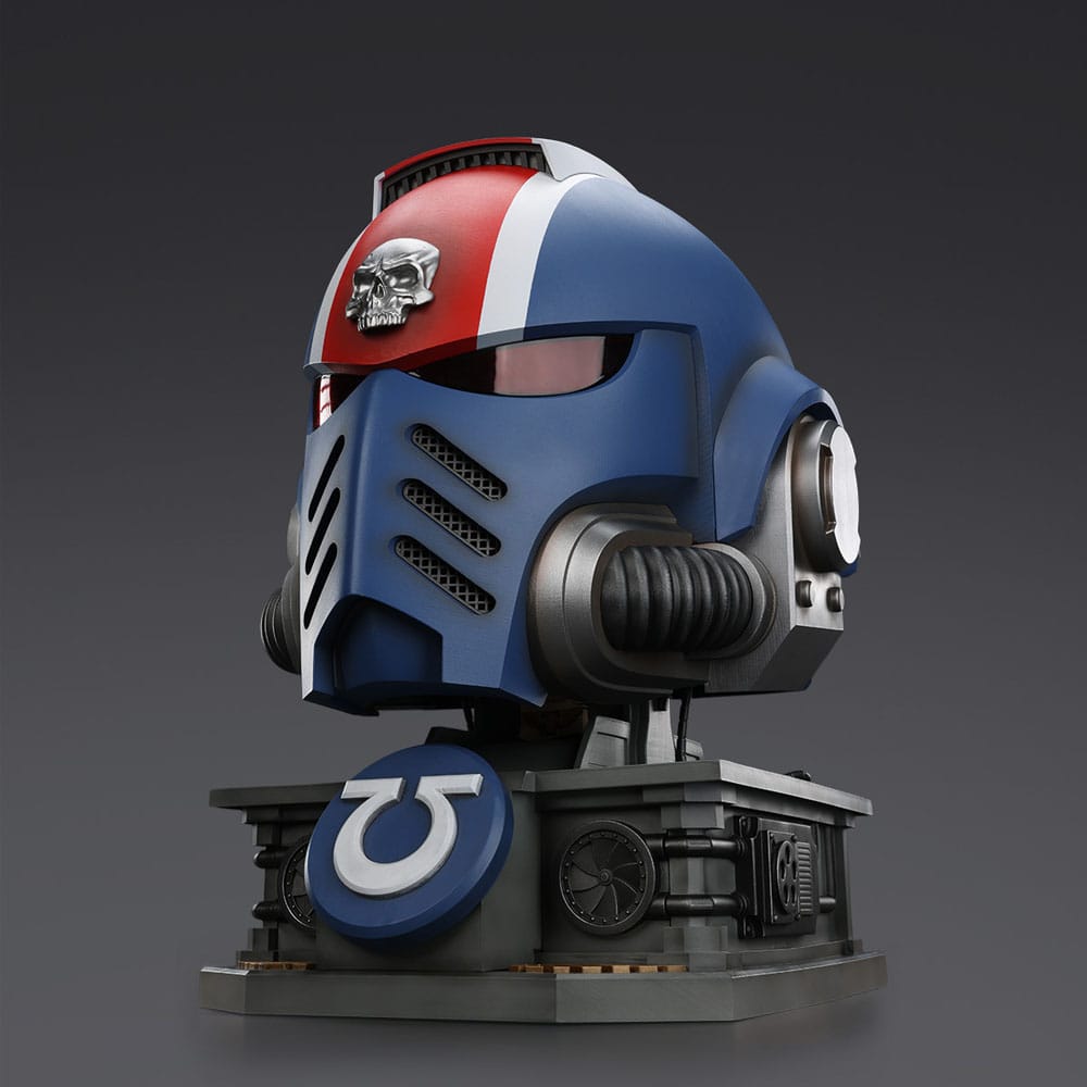 Warhammer 40,000: Space Marine 2 Replica Ultramarines Lieutenant Titus helmet with Display Stand 44 cm  6927054401697