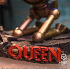 Queen 3D Vinyl Statue Queen Robot (News of the World) 20 x 21 x 24 cm 0785571595123