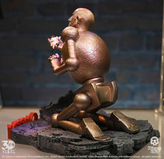 Queen 3D Vinyl Statue Queen Robot (News of the World) 20 x 21 x 24 cm 0785571595123
