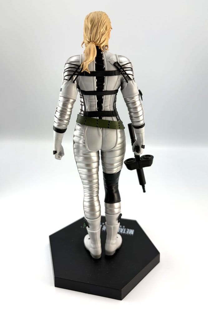 Metal Gear Solid Delta: Snake Eater PVC Figure The Boss 20 cm         4570015671992