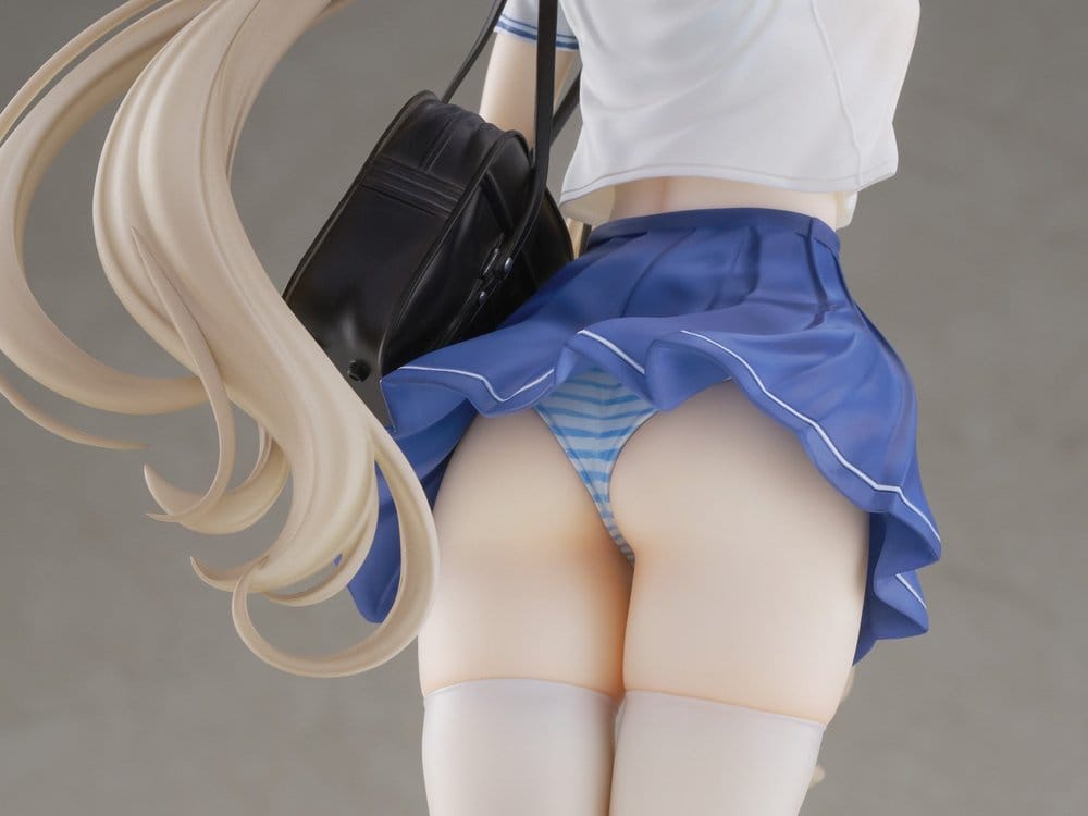 KoiKoi Sakura PVC Figure 1/6 Momoko Uniform Ver. 27 cm 4562177700931