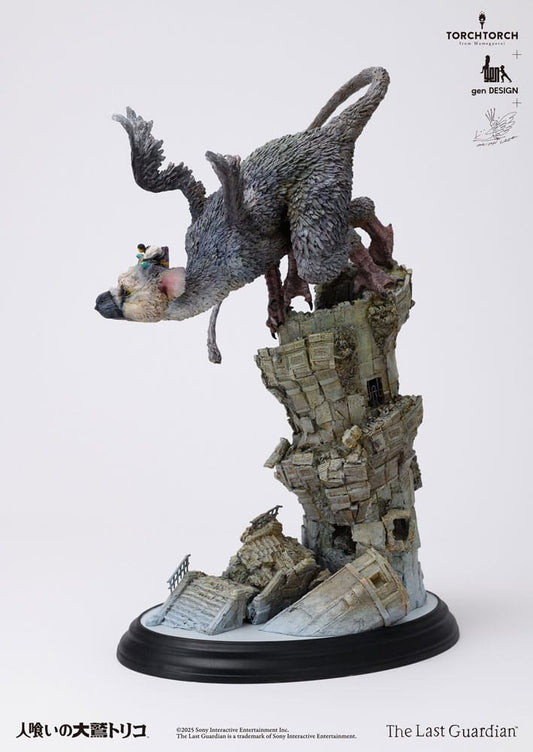 The Last Guardian Statue Trico 50 cm  4580714137064