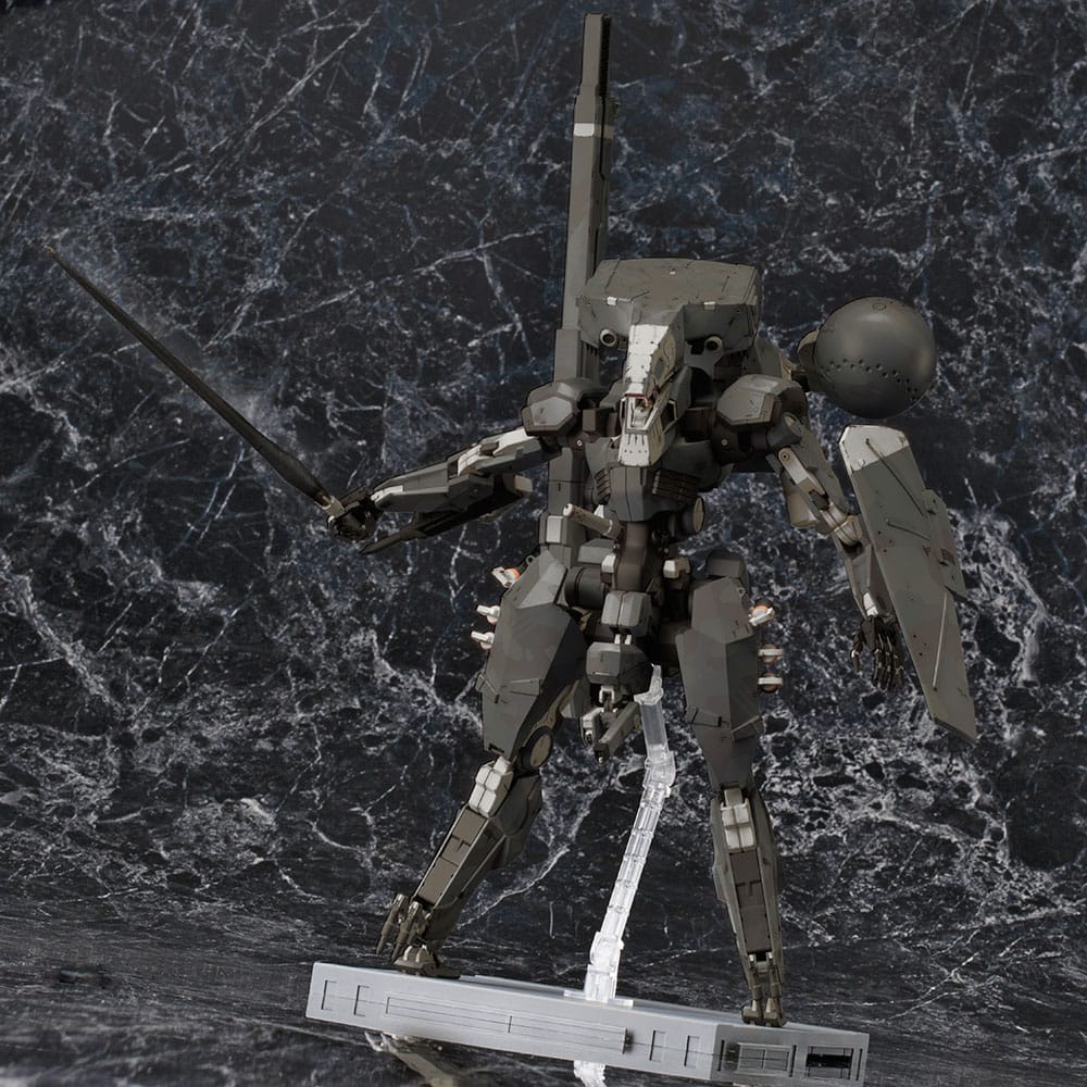 Metal Gear Solid V Plastic Model Kit 1/100 Metal Gear Sahelanthropus Black Ver. 36 cm 4934054025015