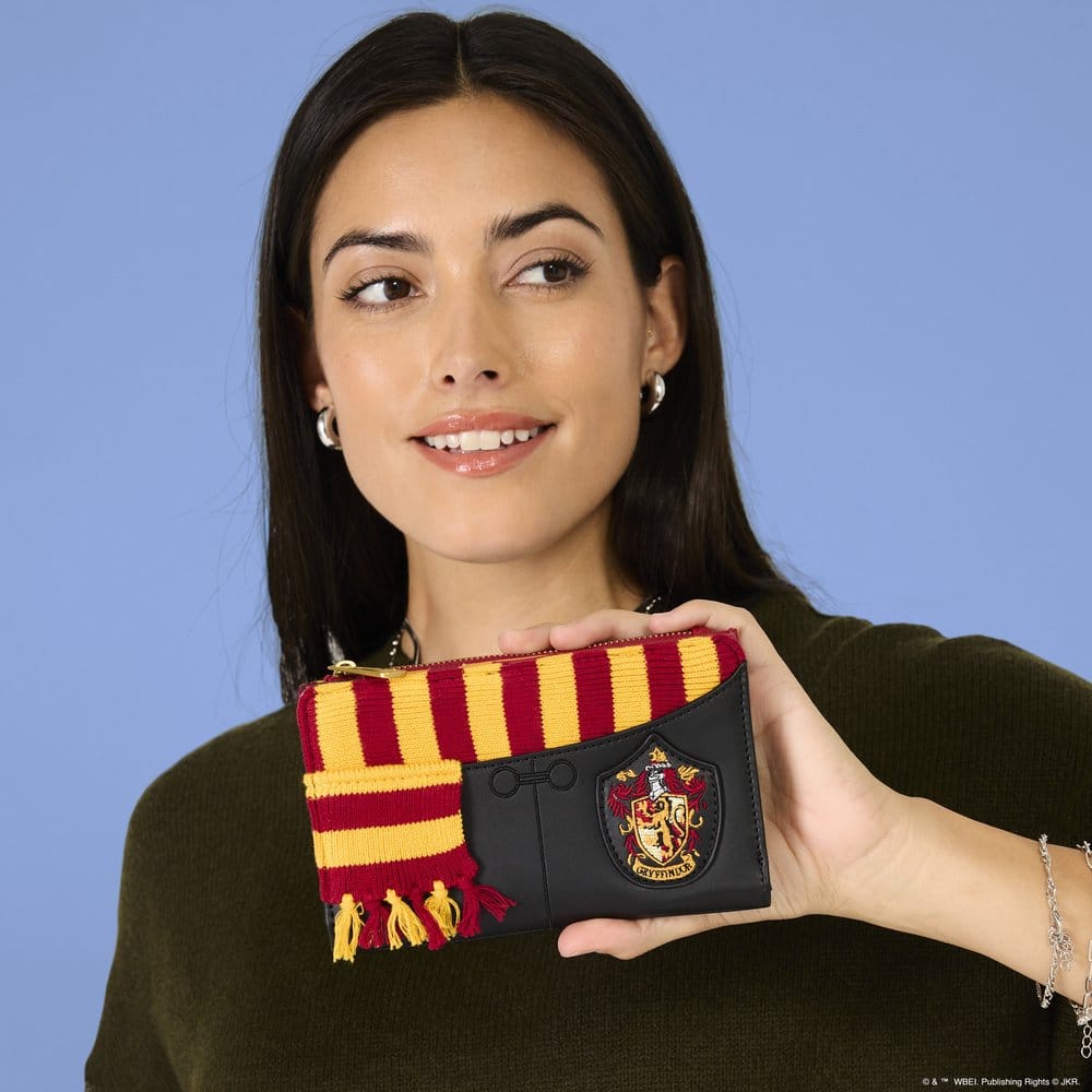 Harry Potter by Loungefly Wallet Gryffindor Uniform  0671803591035