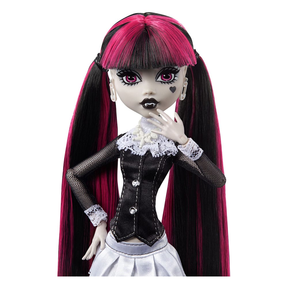 Monster High Reel Drama Doll Draculaura in Black And White 0194735104819