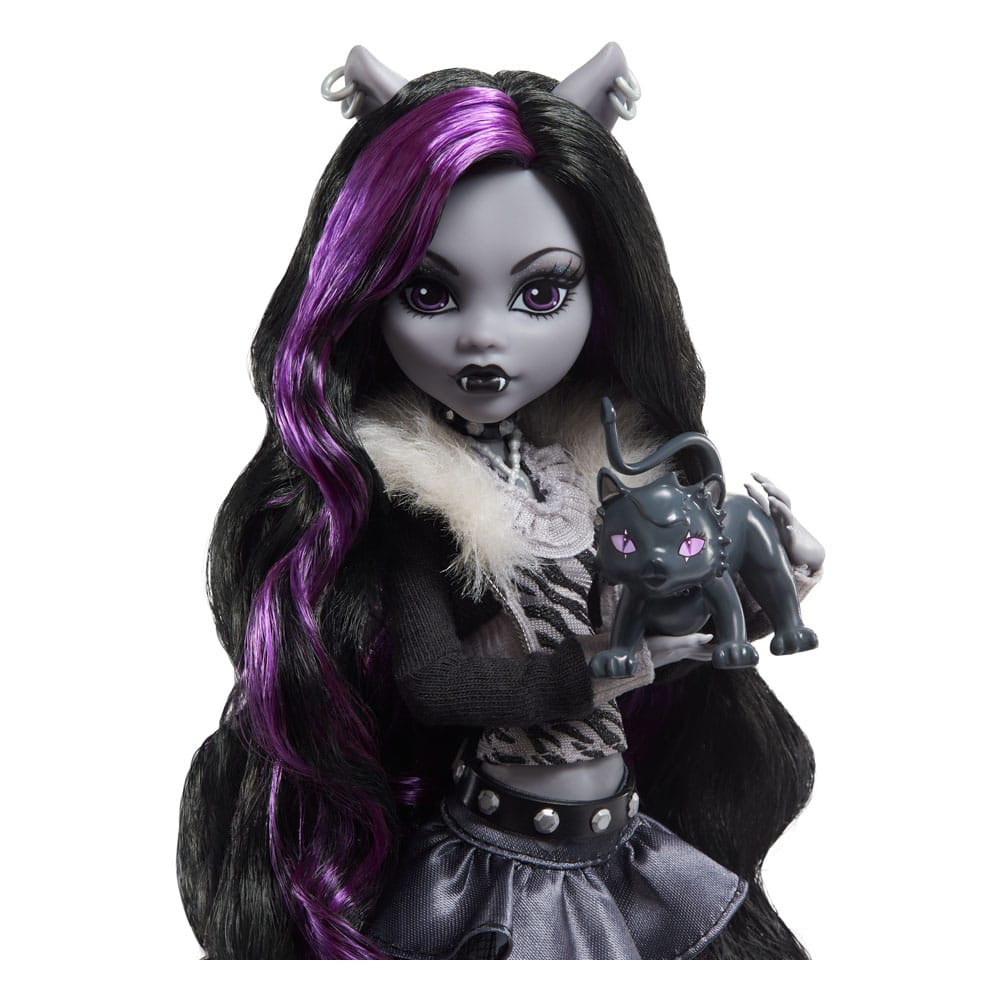 Monster High Reel Drama Doll Clawdeen Wolf in Black And White 0194735104802