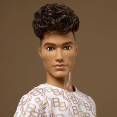 Barbie Signature Puppe Ken Barbie Basics: Model 10Barbie Signature Doll Ken Barbie Basics: Model 10Barbie Signature poupée Ken Barbie Basics: Model 10Barbie Signature Muñeca Ken Barbie Basics: Model 10 0194735343591