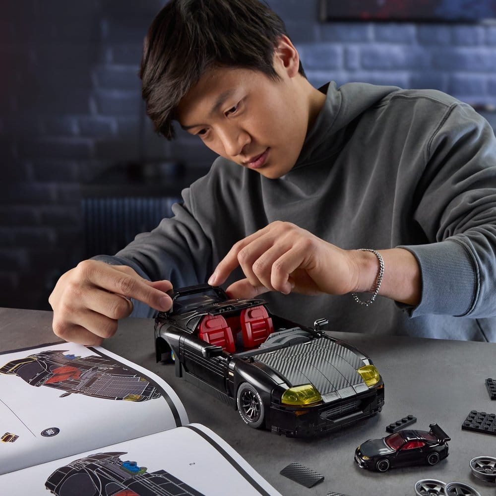 Hot Wheels Elite Mattel Brick Shop Building Set 1/16 '94 Toyota Supra MKIV 0194735349104