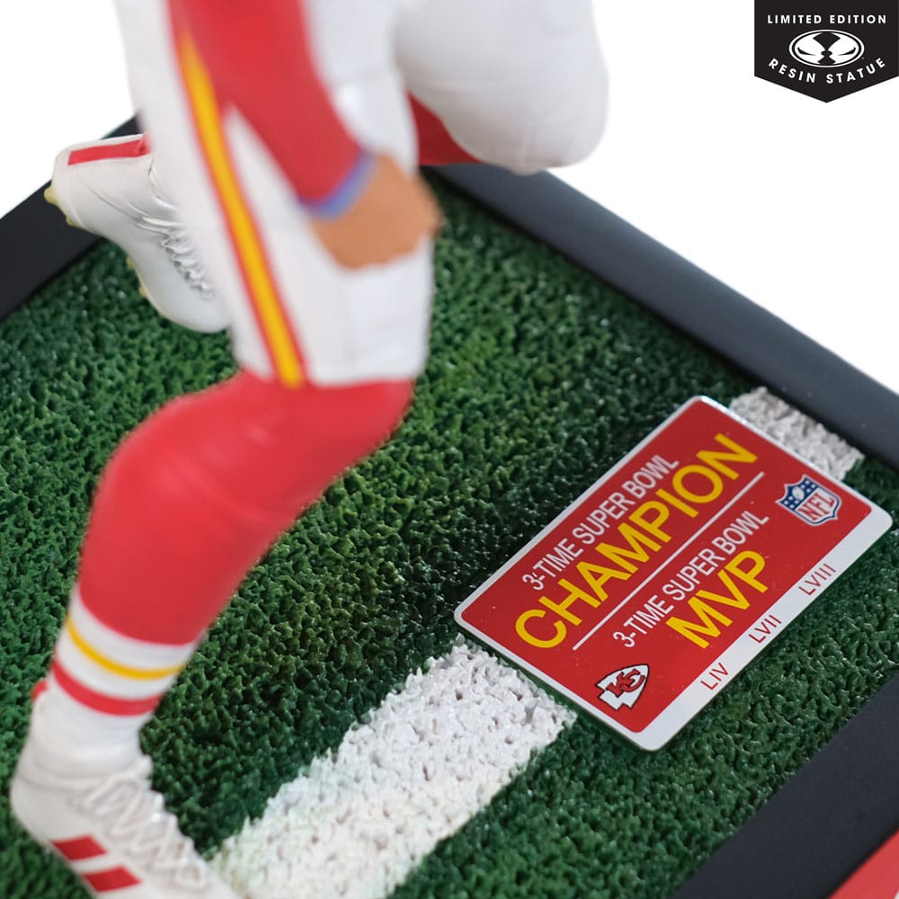 NFL Kansas City Chiefs Statue Statue 1/6 Patrick Mahomes 30 cm 0787926104097