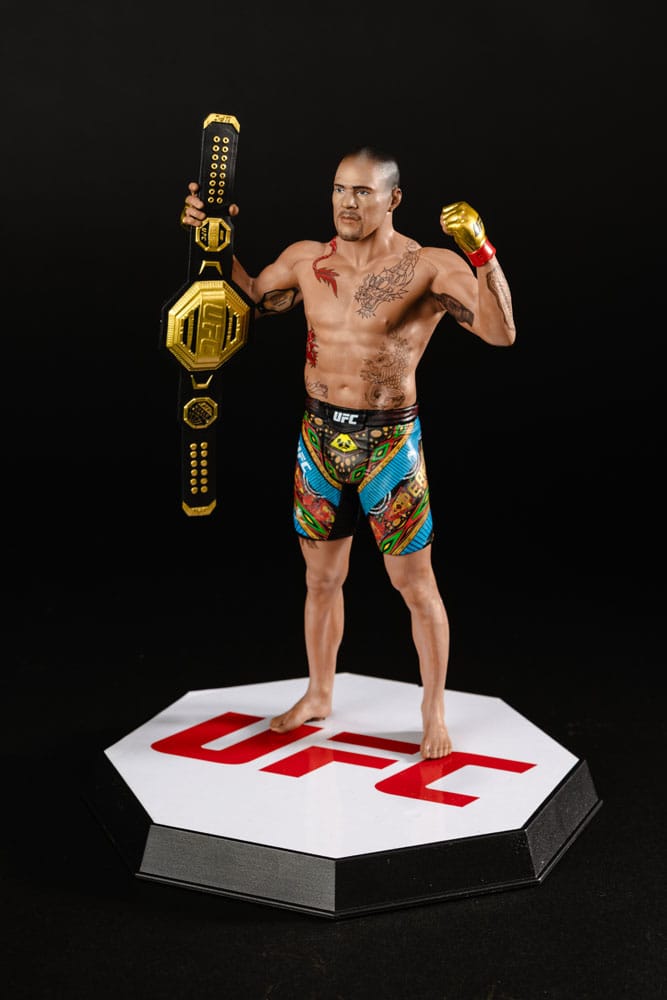 UFC Posed PVC Statue Alex Pereira 18 cm 0787926104424
