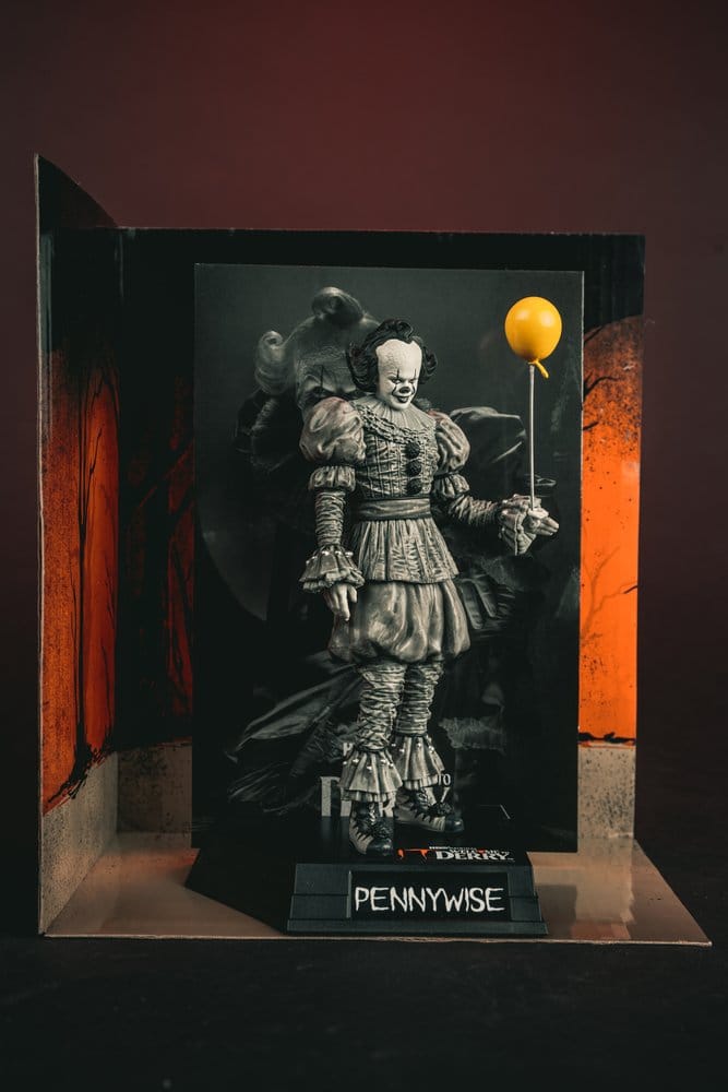 Es Welcome to Derry Movie Maniacs Figur Pennywise (Black &amp White) 16 cmIt Welcome to Derry Movie Maniacs Figure Pennywise (Black &amp White) 16 cmÇa Welcome to Derry Movie Maniacs figurine Pennywise (Black &amp White) 16 cmIt Welcome to Derry Movie Man 0787926141412