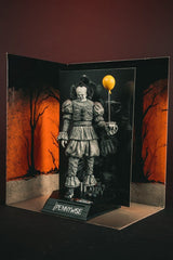 Es Welcome to Derry Movie Maniacs Figur Pennywise (Black &amp White) 16 cmIt Welcome to Derry Movie Maniacs Figure Pennywise (Black &amp White) 16 cmÇa Welcome to Derry Movie Maniacs figurine Pennywise (Black &amp White) 16 cmIt Welcome to Derry Movie Man 0787926141412