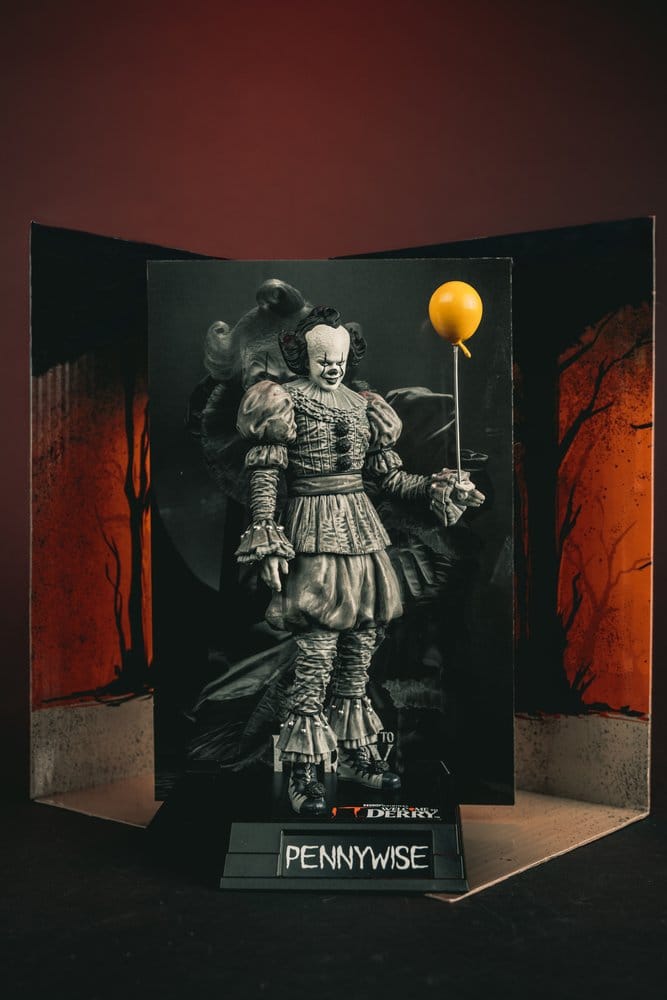 Es Welcome to Derry Movie Maniacs Figur Pennywise (Black &amp White) 16 cmIt Welcome to Derry Movie Maniacs Figure Pennywise (Black &amp White) 16 cmÇa Welcome to Derry Movie Maniacs figurine Pennywise (Black &amp White) 16 cmIt Welcome to Derry Movie Man 0787926141412
