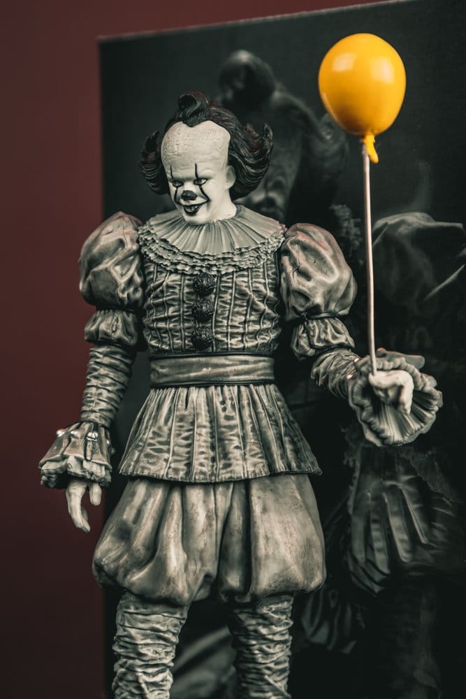 Es Welcome to Derry Movie Maniacs Figur Pennywise (Black &amp White) 16 cmIt Welcome to Derry Movie Maniacs Figure Pennywise (Black &amp White) 16 cmÇa Welcome to Derry Movie Maniacs figurine Pennywise (Black &amp White) 16 cmIt Welcome to Derry Movie Man 0787926141412