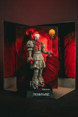 It Welcome to Derry Movie Maniacs Figure Pennywise (Bloody) 16 cm 0787926141429