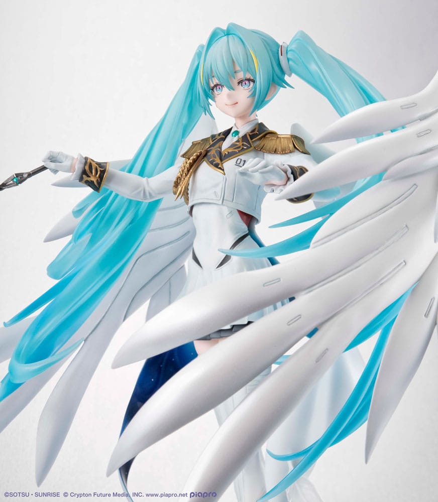 Mobile Suit Gundam x Hatsune Miku Lucrea PVC Statue Hatsune Miku x Wing Gundam Zero EW 45th Anniversary 27 cm         4535123846656