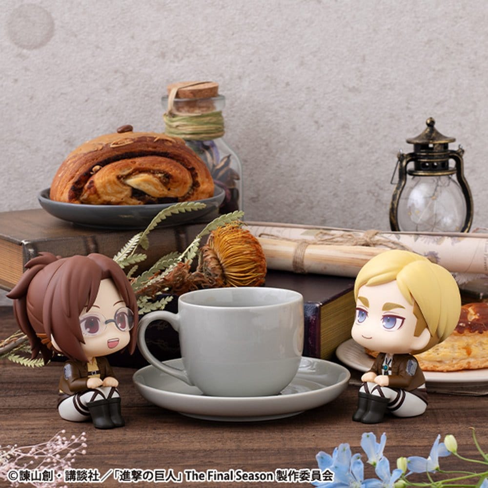 Attack on Titan Look Up PVC Statues Hange Zoe & Erwin Smith (with gift) 11 cm            4535123848971