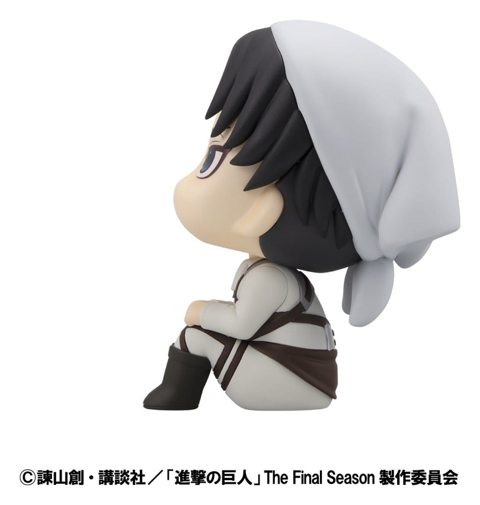 Attack on Titan Look Up PVC Statue Levi Cleaning up Ver. 11 cm     4535123849411