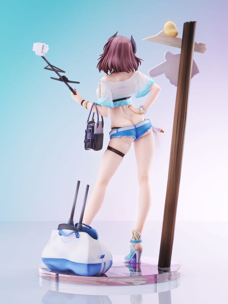 Azur Lane PVC Figure 1/7 Kirishima Bravely Summer 28 cm 4580692150338