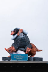 Fantastic Beasts Life-Size Statue Niffler 2 22 cm 0096224882966