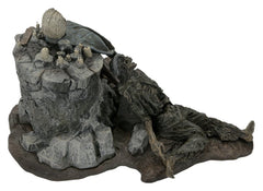 Friday the 13th: The Game Diorama Trenchcoat with Spikes Inferno Room Deluxe Set  0634482399811