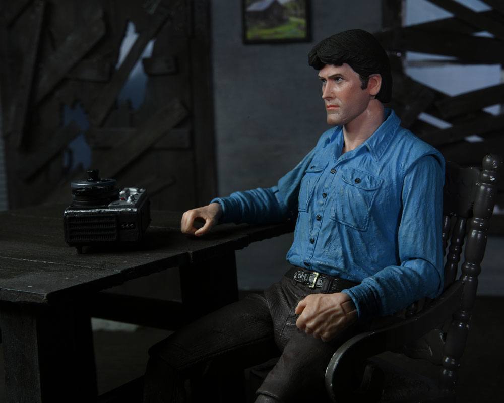The Evil Dead Action Figure Ultimate Ash 18 cm 0634482419717