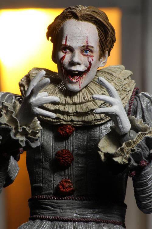 It Chapter Two Action Figure Ultimate Pennywise 18 cm 0634482454541