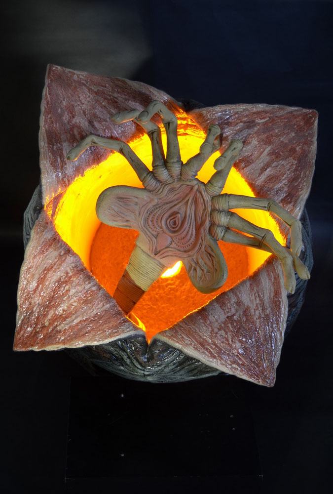 Aliens Foam Replica 1/1 Xenomorph Egg & Latex Facehugger 91 cm 0634482513583