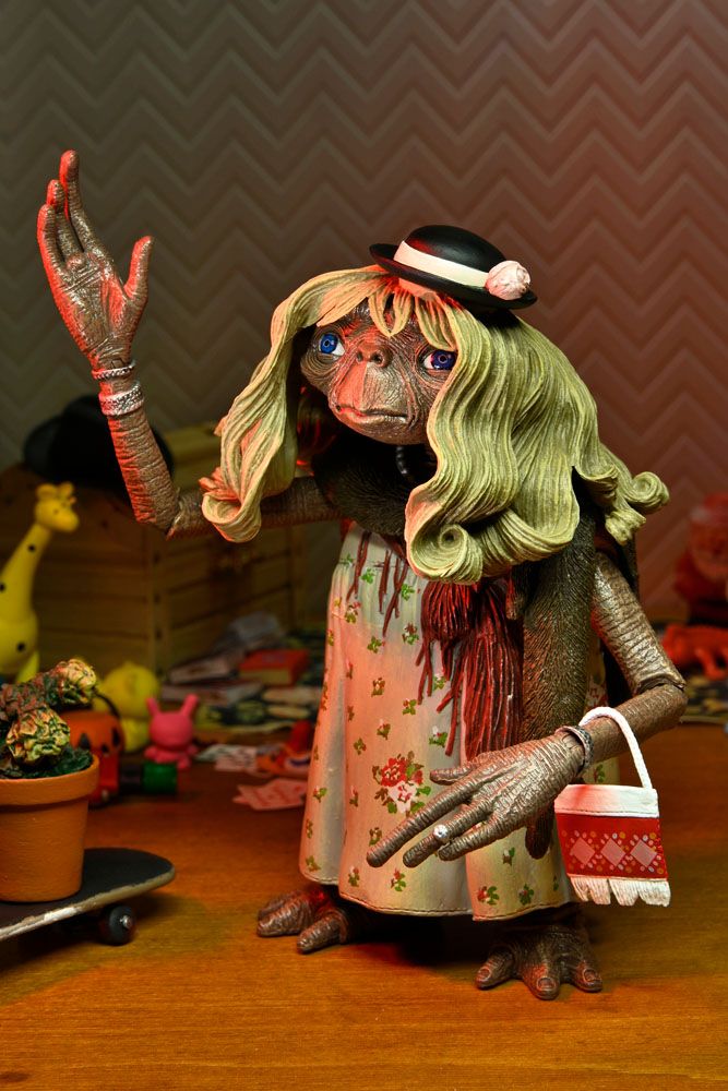 E.T. the Extra-Terrestrial Action Figure Ulti 0634482550779