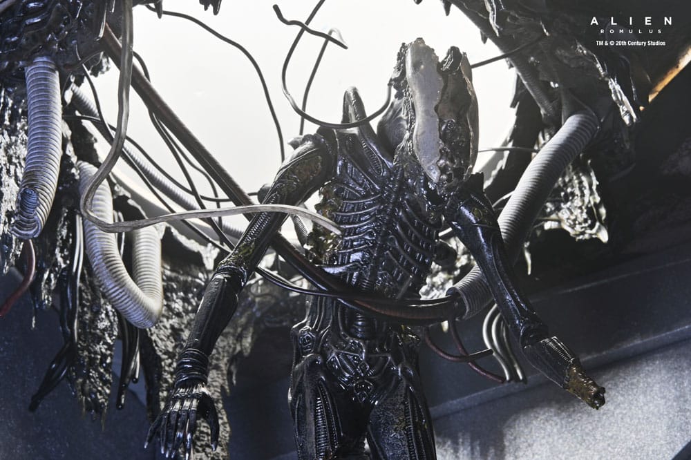 Alien: Romulus Action Figure Deluxe Suspended Lab Xenomorph XX121 18 cm 0634482517437