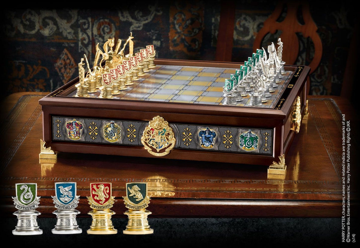 The Noble Collection Harry Potter Wizard Chess Set - 32 Detailed Playing  Pieces - Officially Licensed Harry Potter Film Set Movie Props Toys Gifts