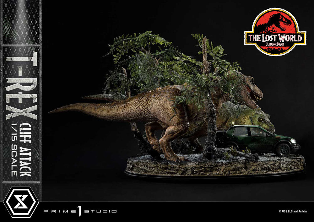 Jurassic World: The Lost World Statue 1/15 T-Rex Cliff Attack 53 cm 4582647121004
