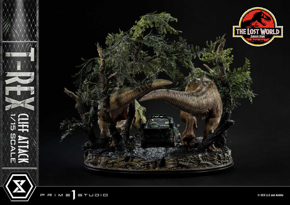 Jurassic World: The Lost World Statue 1/15 T-Rex Cliff Attack 53 cm 4582647121004