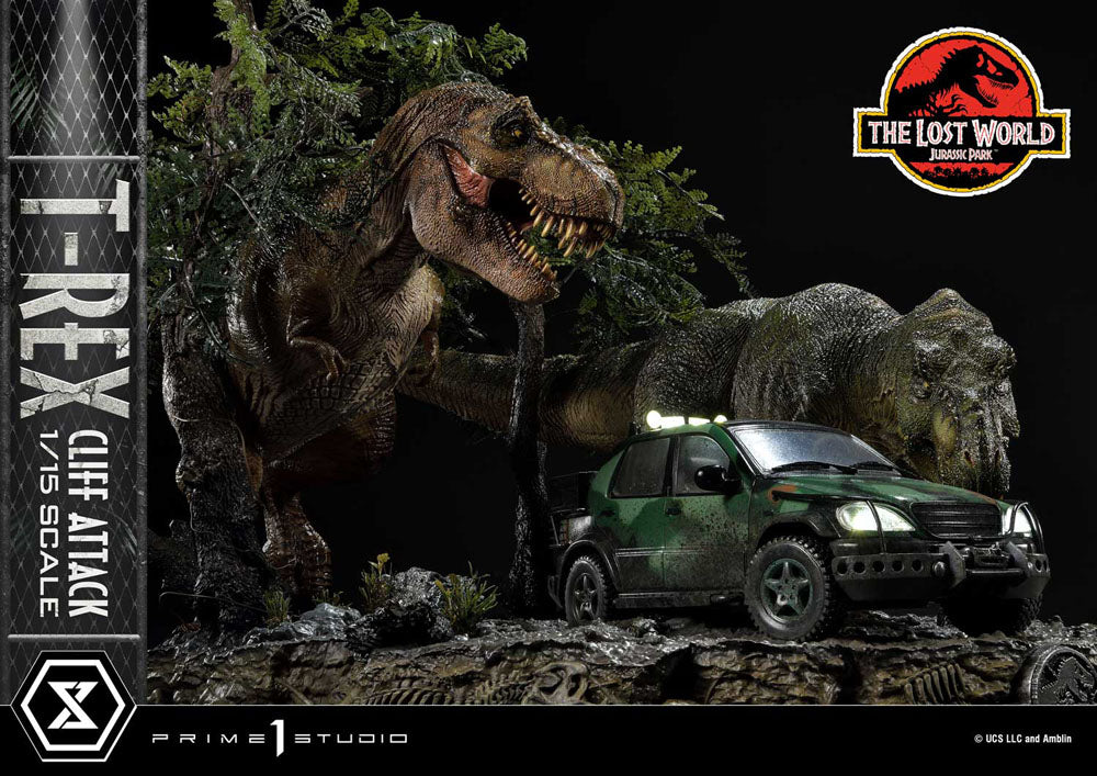 Jurassic World: The Lost World Statue 1/15 T-Rex Cliff Attack 53 cm 4582647121004