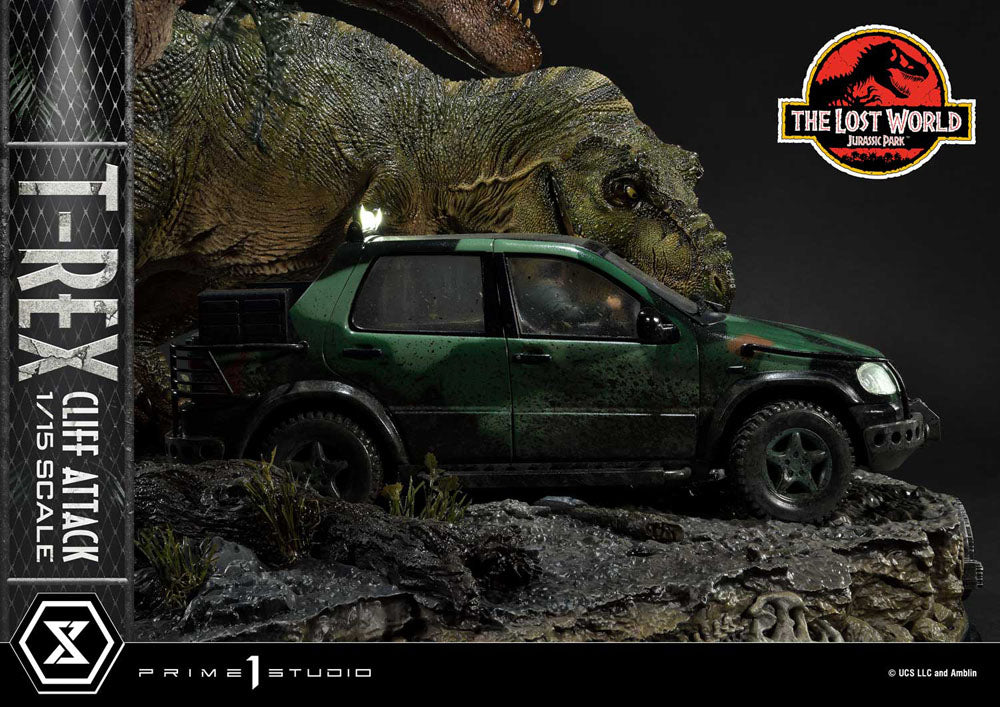 Jurassic World: The Lost World Statue 1/15 T-Rex Cliff Attack 53 cm 4582647121004
