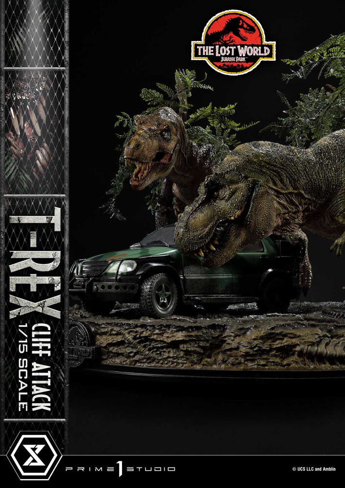 Jurassic World: The Lost World Statue 1/15 T-Rex Cliff Attack 53 cm 4582647121004
