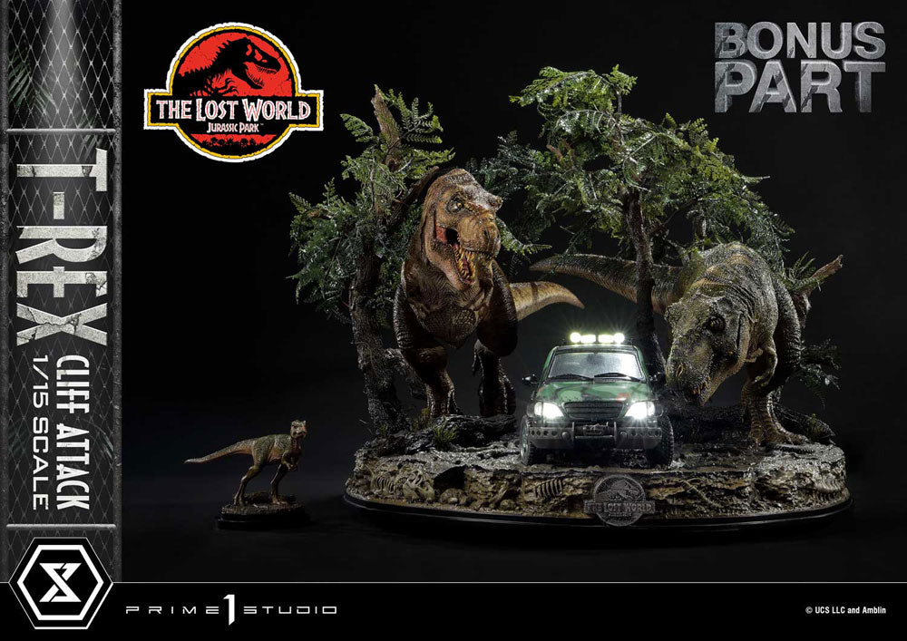 Jurassic World: The Lost World Statue 1/15 T-Rex Cliff Attack Bonus Version 53 cm 4582647121011