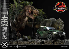 Jurassic World: The Lost World Statue 1/15 T-Rex Cliff Attack Bonus Version 53 cm 4582647121011