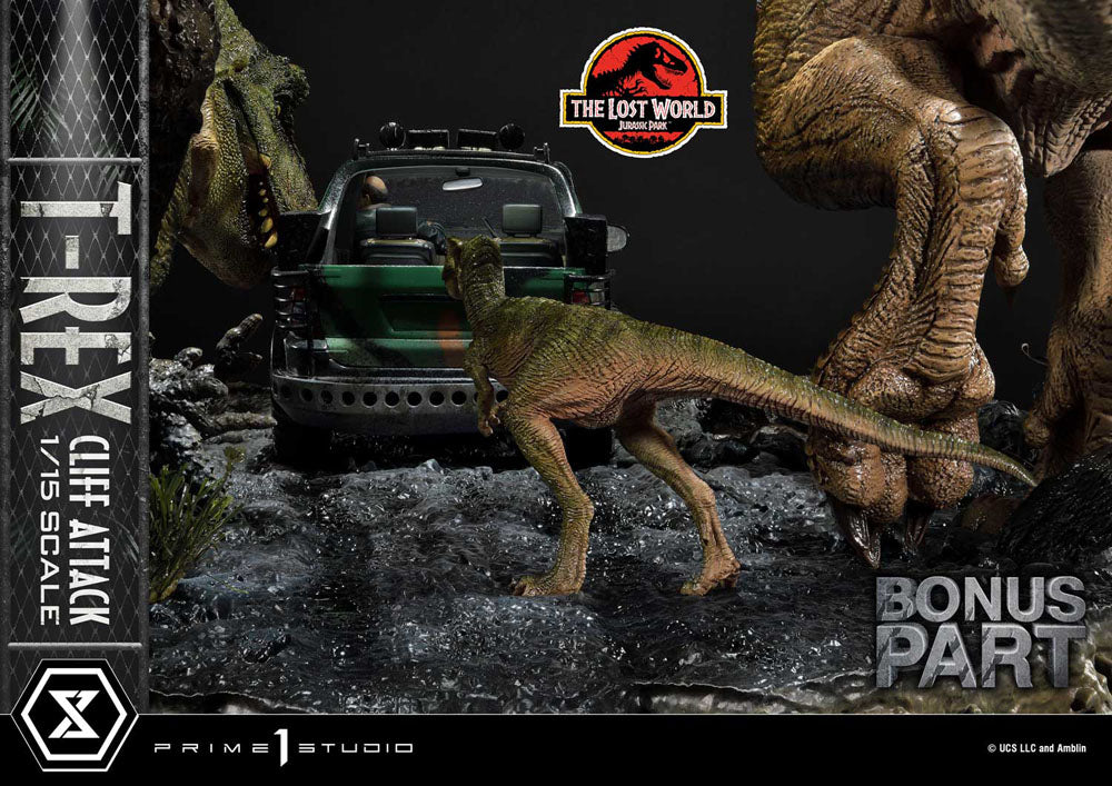 Jurassic World: The Lost World Statue 1/15 T-Rex Cliff Attack Bonus Version 53 cm 4582647121011