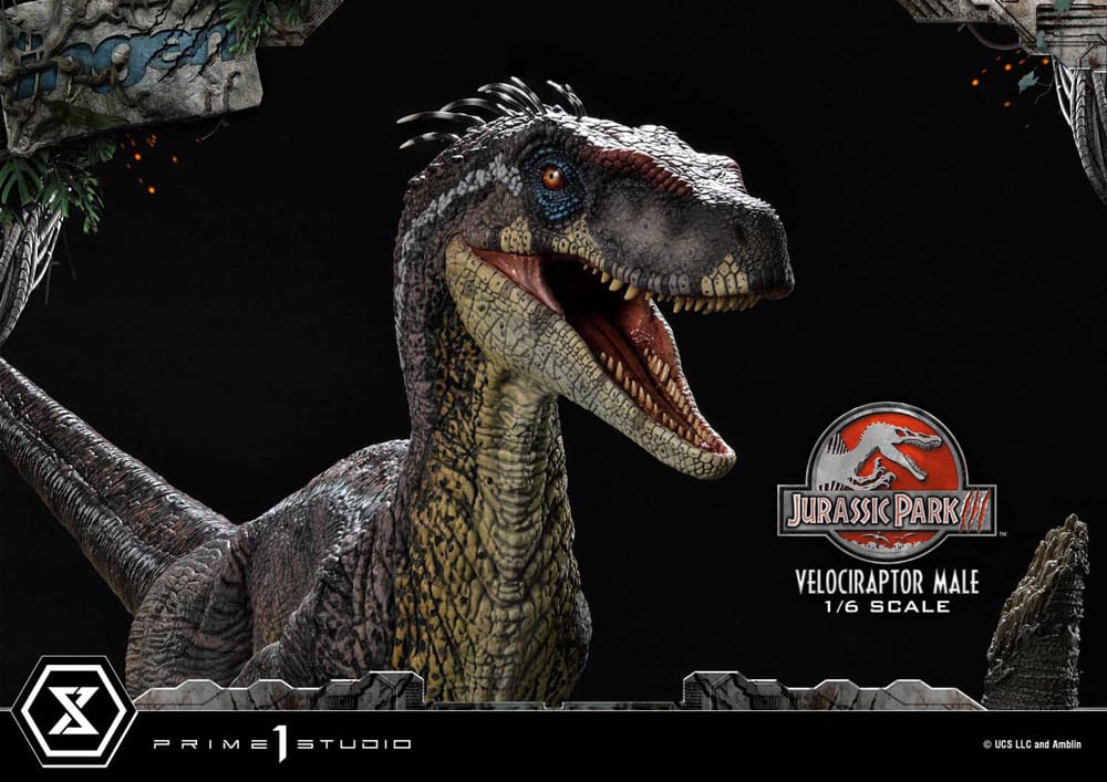 Jurassic Park III Legacy Museum Collection Statue 1/6 Velociraptor Male 40 cm 4580708048857