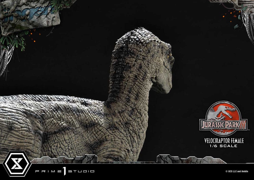 Jurassic Park III Legacy Museum Collection Statue 1/6 Velociraptor Female 44 cm 4580708049021