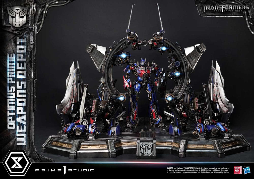 Transformers: Dark of the Moon (Film) Museum Masterline Statue Optimus Prime Weapons Depot 127 cm 4582647121059