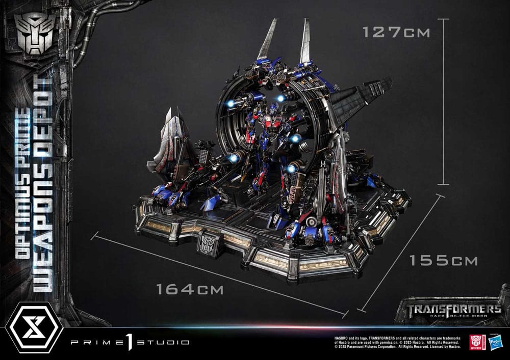 Transformers: Dark of the Moon (Film) Museum Masterline Statue Optimus Prime Weapons Depot 127 cm 4582647121059