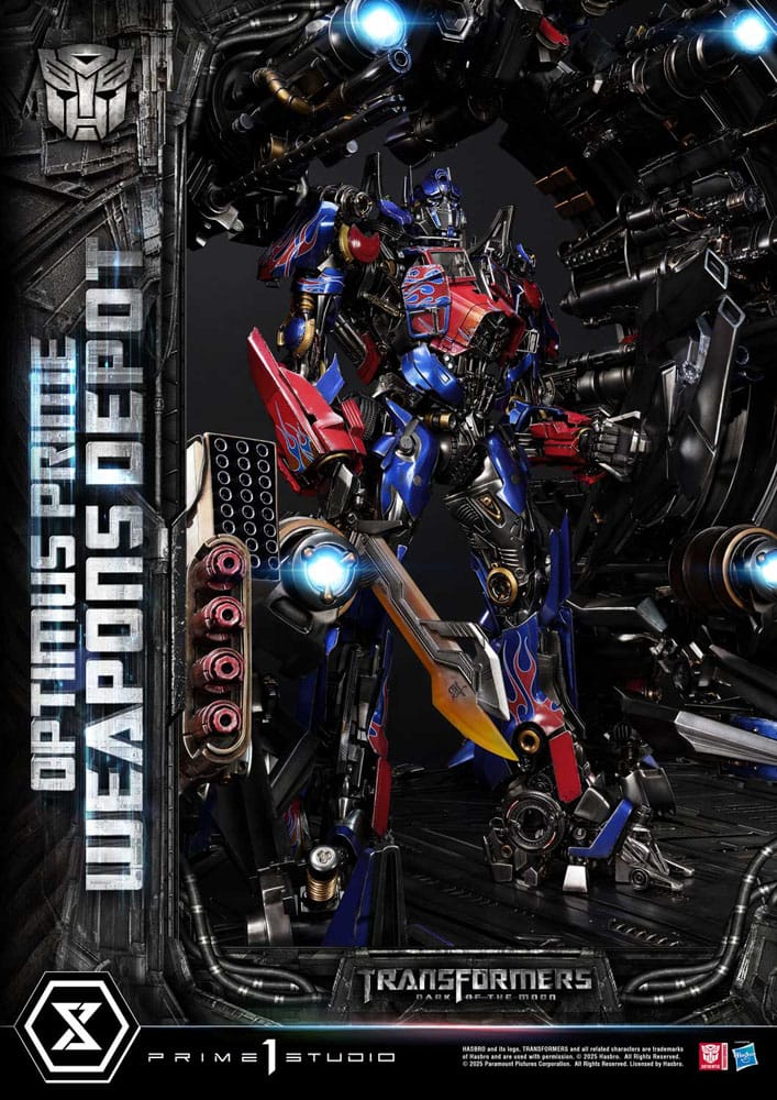 Transformers: Dark of the Moon (Film) Museum Masterline Statue Optimus Prime Weapons Depot 127 cm 4582647121059
