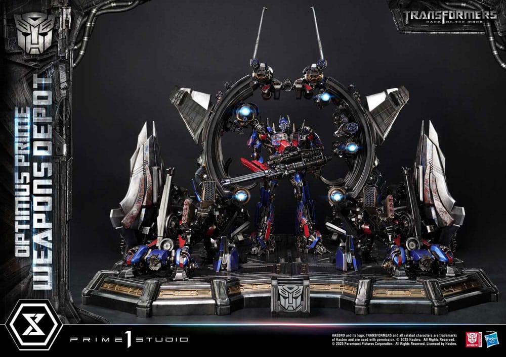 Transformers: Dark of the Moon (Film) Museum Masterline Statue Optimus Prime Weapons Depot Bonus Version 127 cm 4582647121066