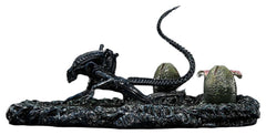 Aliens (Film) Ultimate Diorama Masterline Statue Warrior Xenomorph for Queen Alien 23 cm 4582647124975