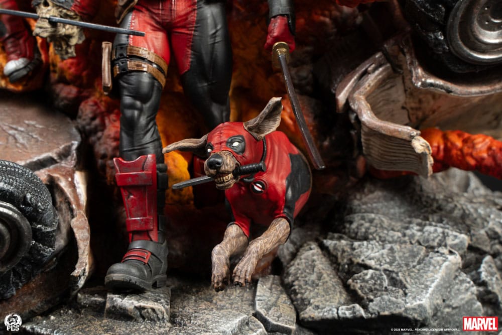 Marvel Fine Art Bust Deadpool 42 cm  0783214378560