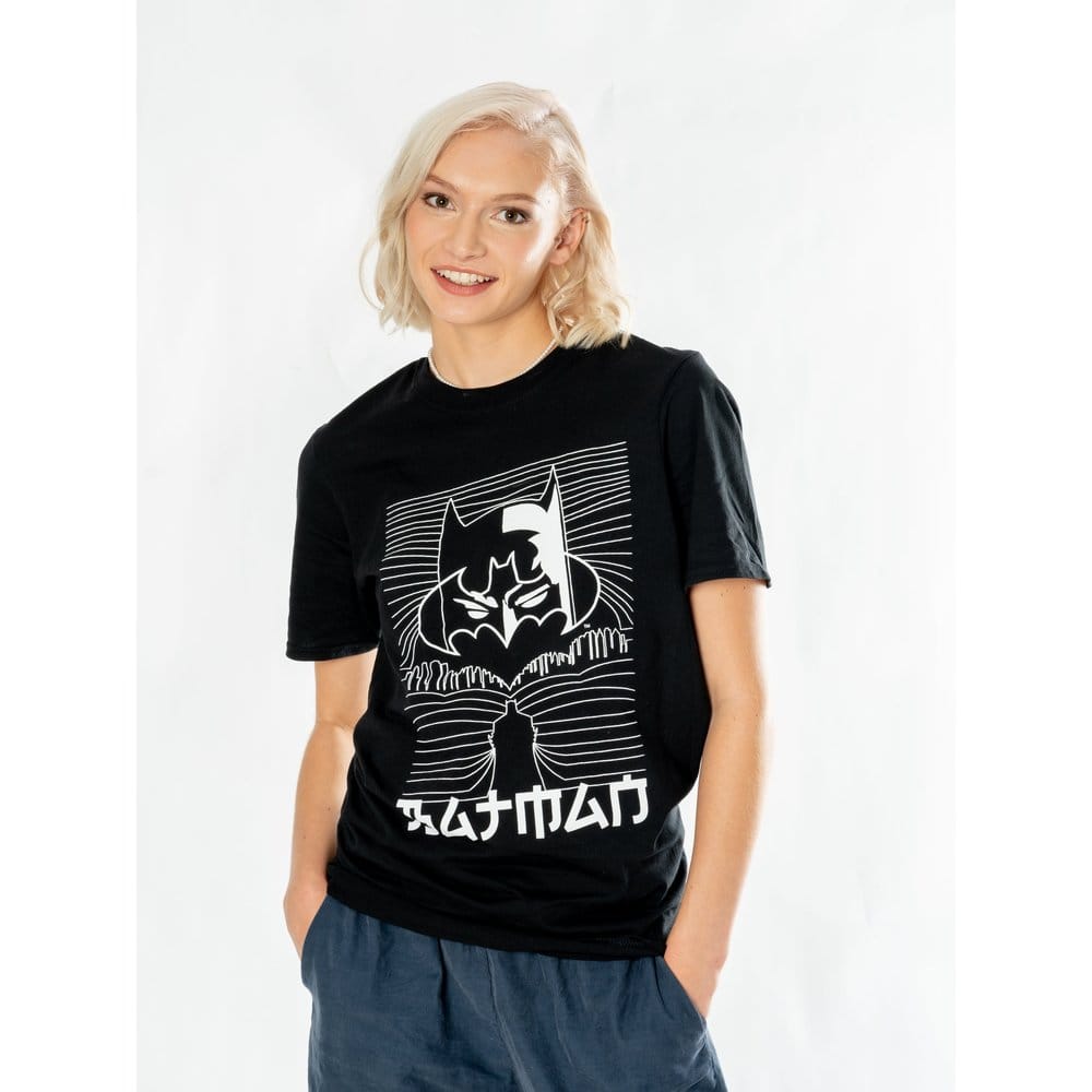 DC Comics T-Shirt Batman Anime City Size S 5054015508490